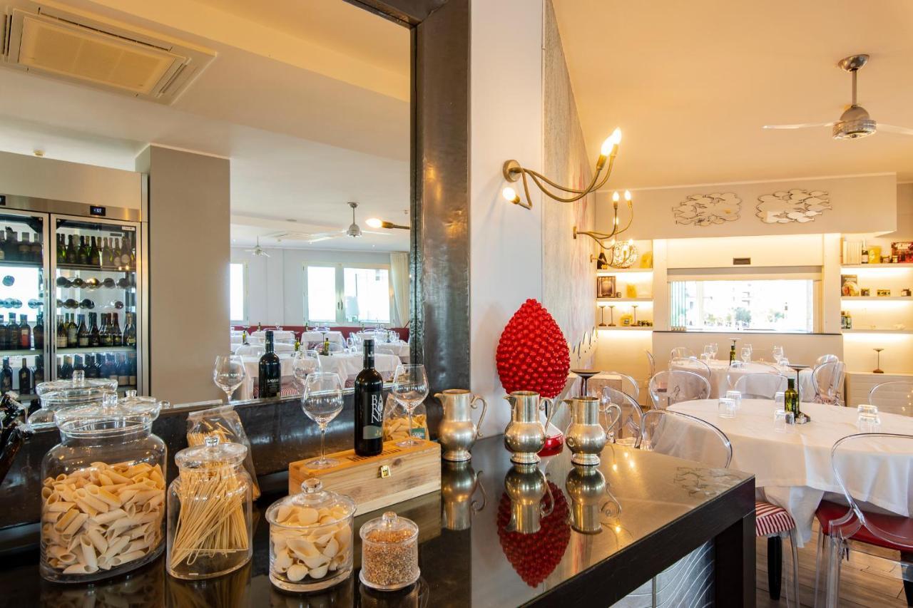 Unahotels Imperial Sport Hotel Pesaro Exterior photo