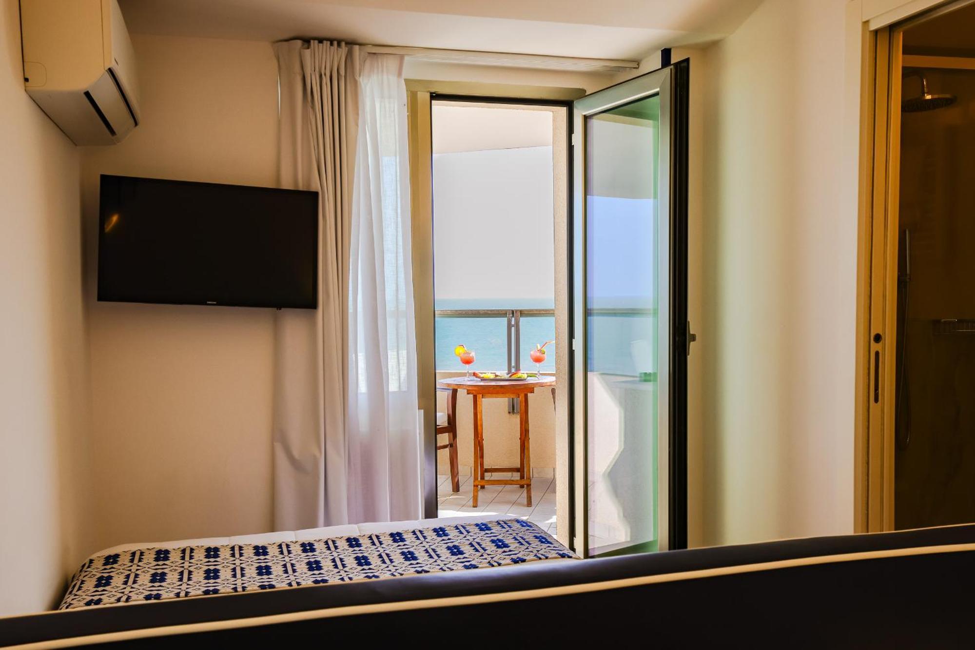 Unahotels Imperial Sport Hotel Pesaro Exterior photo